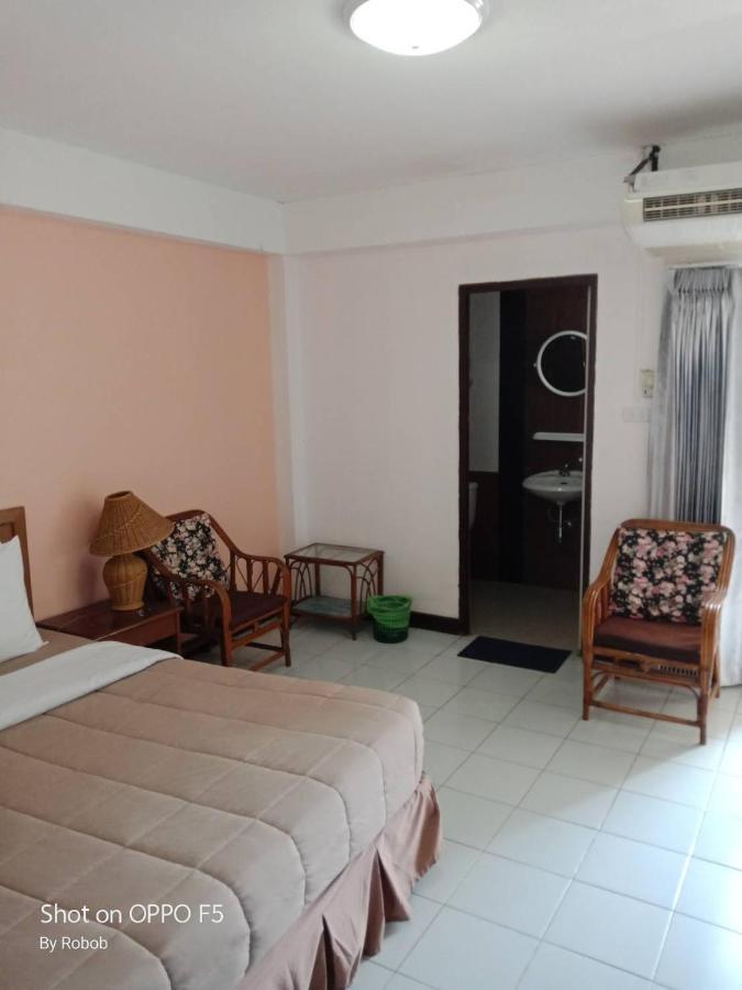 Hotel V.I.P. House Chiang Mai Esterno foto