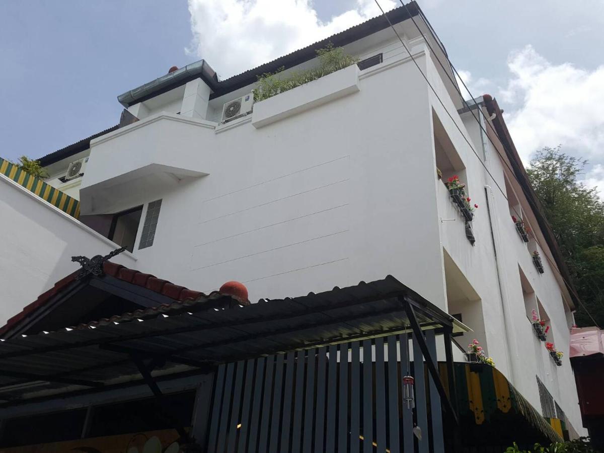 Hotel V.I.P. House Chiang Mai Esterno foto